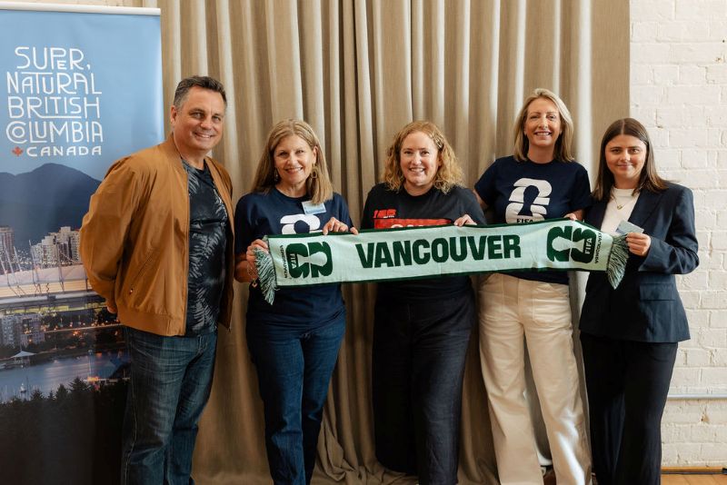 New Zealand Herald’s Winston Aldworth, Monica Leeck, Joanne Motta and Meredith Moll from Destination British Columbia and TVNZ1’s Bonnie Jansen.