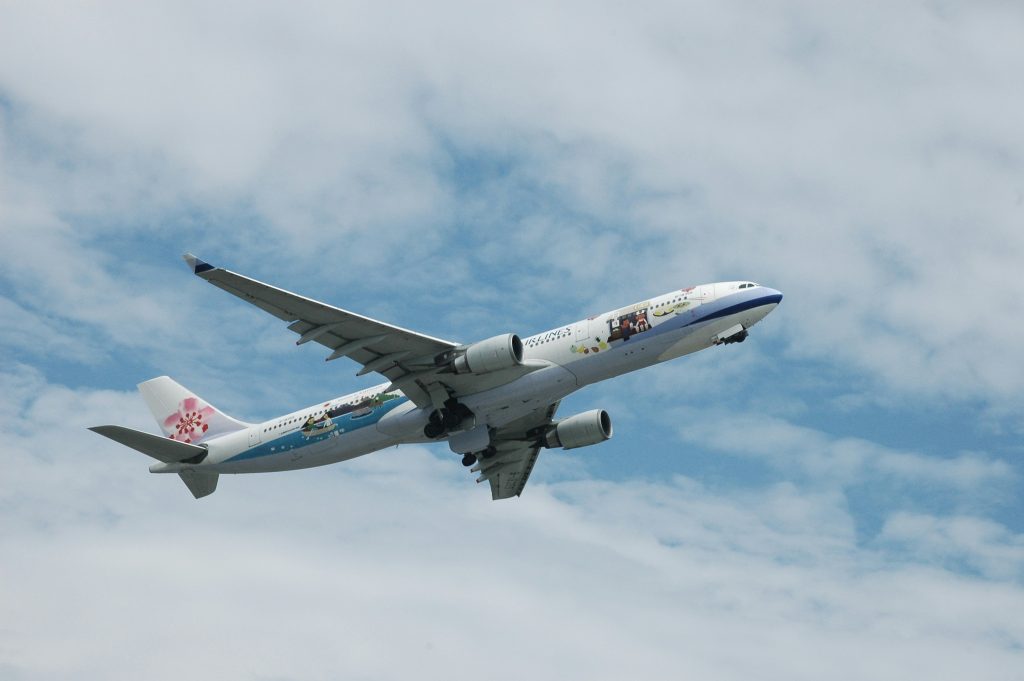China Airlines, punctual airlines at AKL C - Tienko Dima on Unsplash